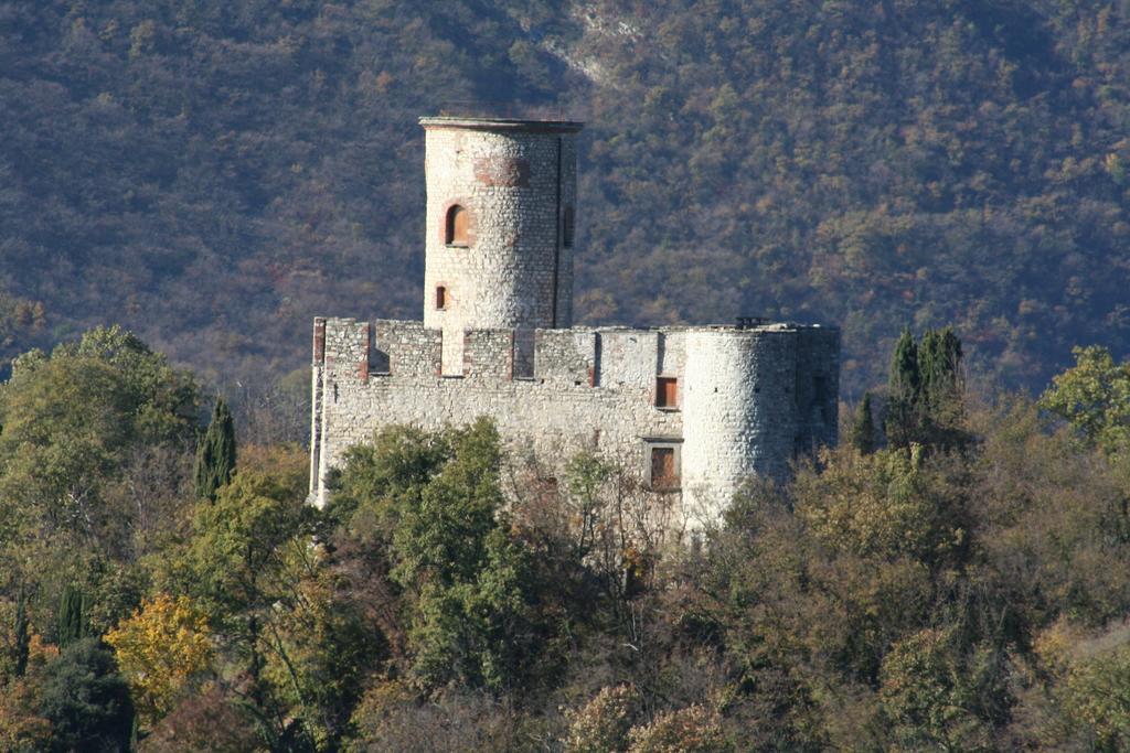 L'Isola Dei Sapori Apartman Monte Isola Szoba fotó