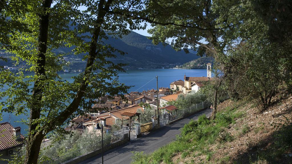 L'Isola Dei Sapori Apartman Monte Isola Szoba fotó